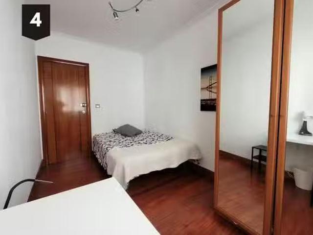 Encantador Habitación en Blas de Otero kalea, San Pedro de Deu.