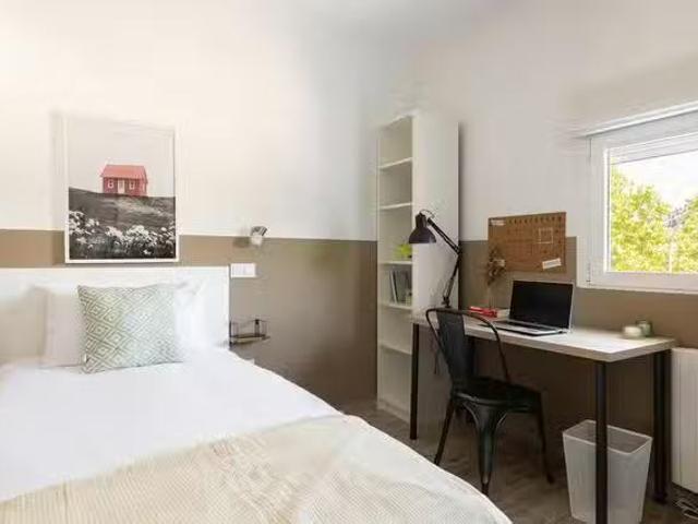 ¡Recién llegado! Habitación en Calle Daoíz