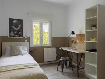 Encantador Habitación en Calle Daoíz