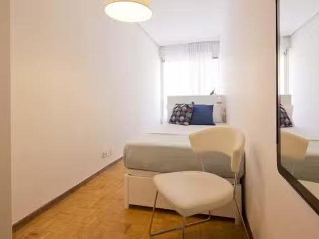 Encantador Habitación en Calle de Mauricio Legendre