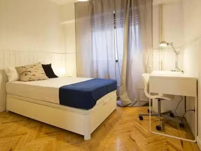 ¡Oferta! Habitación en Calle de Núñez Morgado