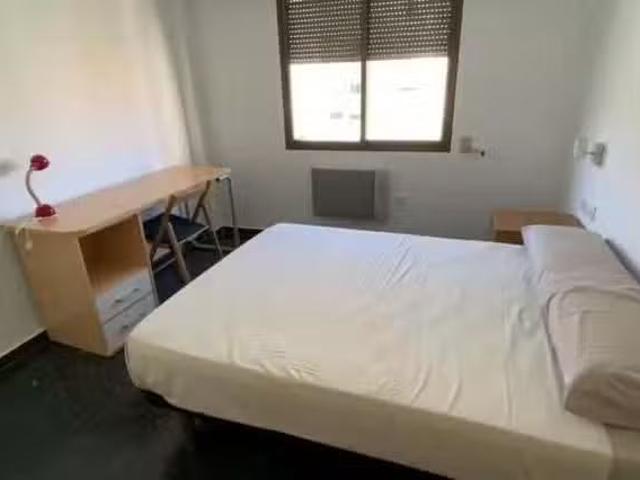 Barato Habitación en Calle de Alejandra Soler