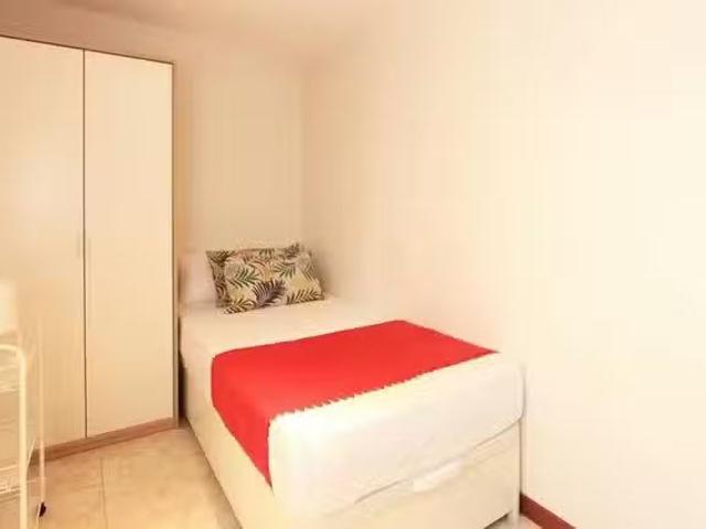 ¡Oferta! Habitación en Calle de Ardemans, Guindalera