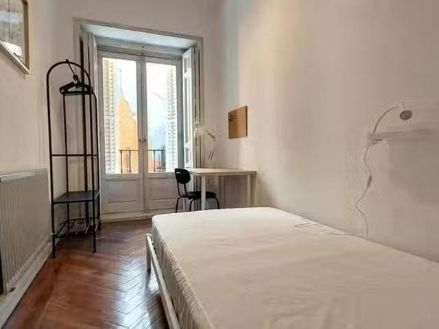 ¡En alquiler! Habitación en Calle de Bailén, Centro