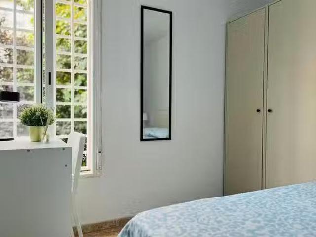 Único Habitación en Calle de Carlos Solé, Portazgo