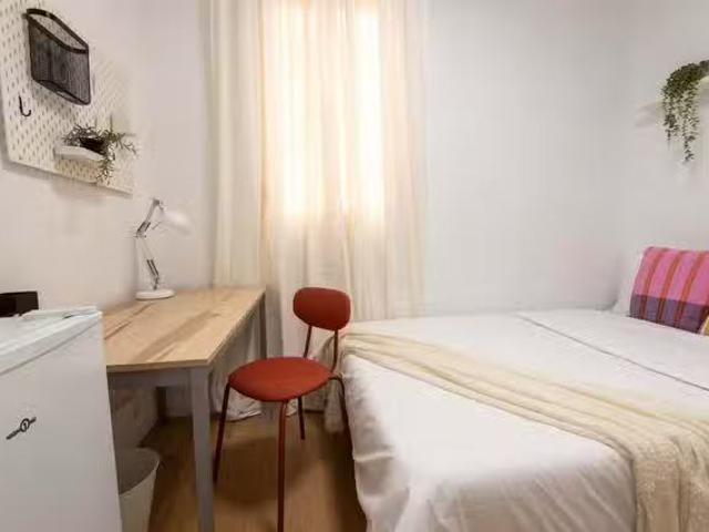 Encantador Habitación en Calle de Juan Álvarez Mendizábal