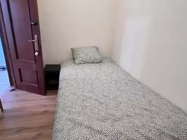 ¡Oferta! Habitación en Calle de la Batalla del Salado