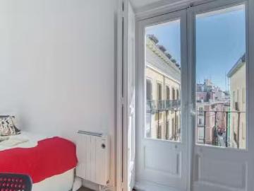 Calle de la Sal, Madrid, Plaza de España