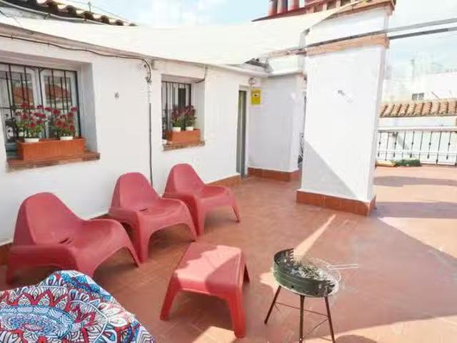 Bonito Habitación en Calle de las Fuentes, Sol