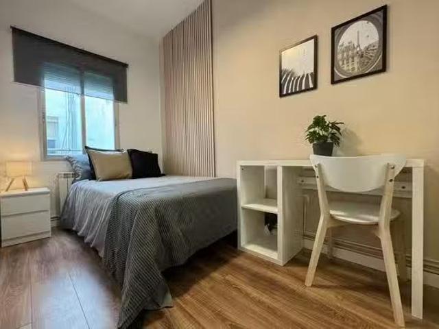 Acogedor Habitación en Calle de los Abades, Centro