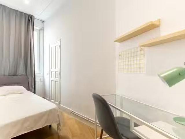 Encantador Habitación en Calle de los Caños del Peral, Palacio