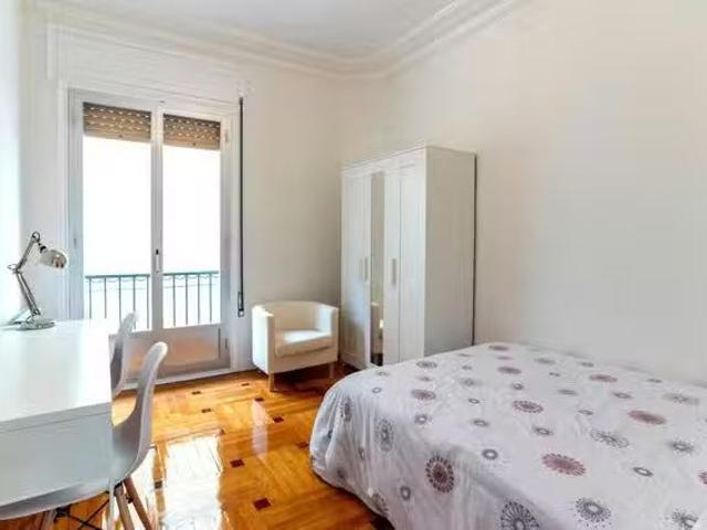 ¡Oferta! Habitación en Calle de los Desamparados, Cortes