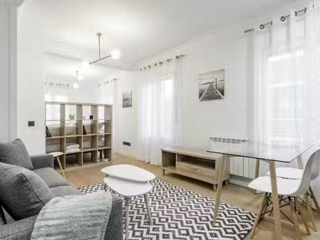 ¡Oferta! Habitación en Calle de Saavedra Fajardo, Puerta del Á.