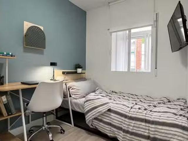 Bonito Habitación en Calle de San Dacio