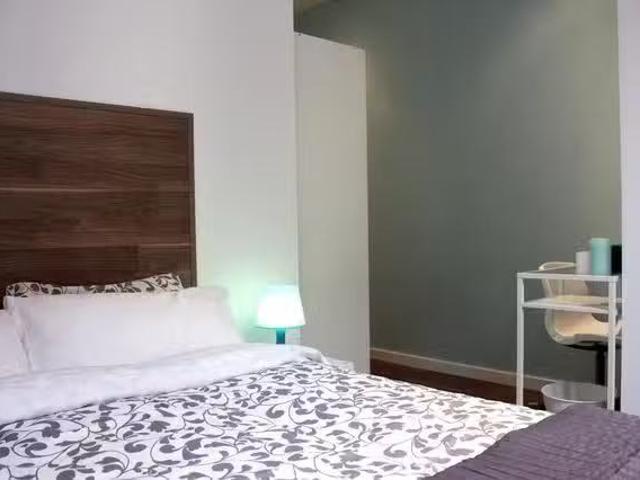 Encantador Habitación en Calle de Valencia