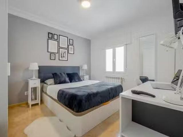 ¡Recién llegado! Habitación en Calle de Villasandino, Lucero