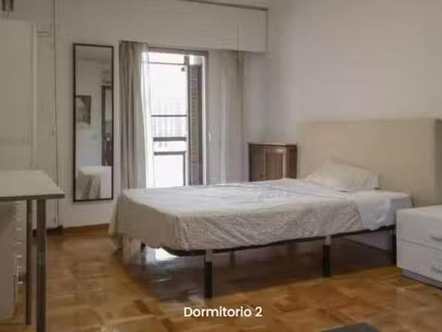 ¡Recién llegado! Habitación en Calle del Poeta Joan Maragall.