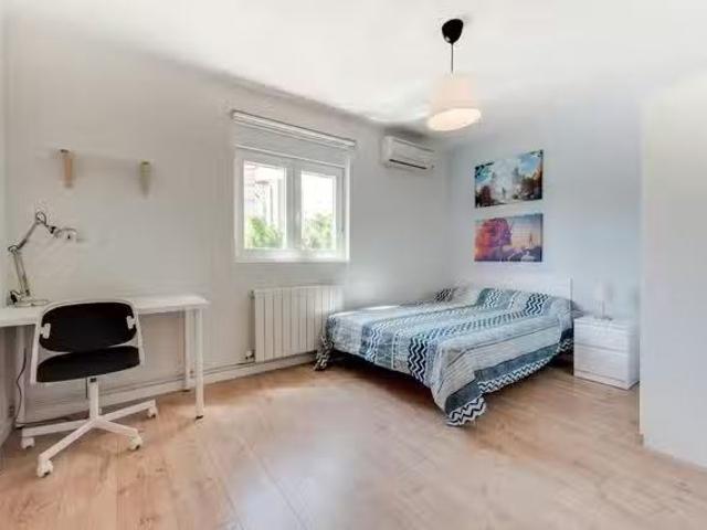 ¡Recién llegado! Habitación en Calle Escalona, Aluche