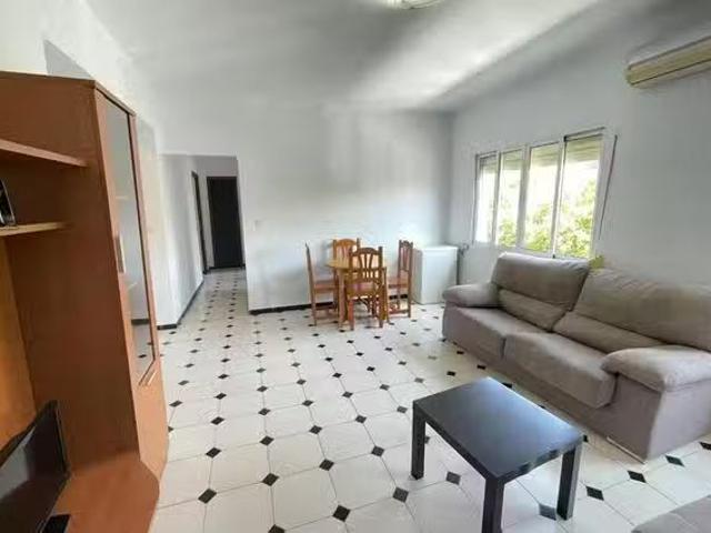 Único Habitación en Calle López de Gomara, El Padrón