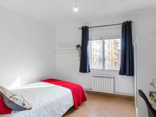 Acogedor Habitación en Carrer de València, El Camp de l'Arpa d.