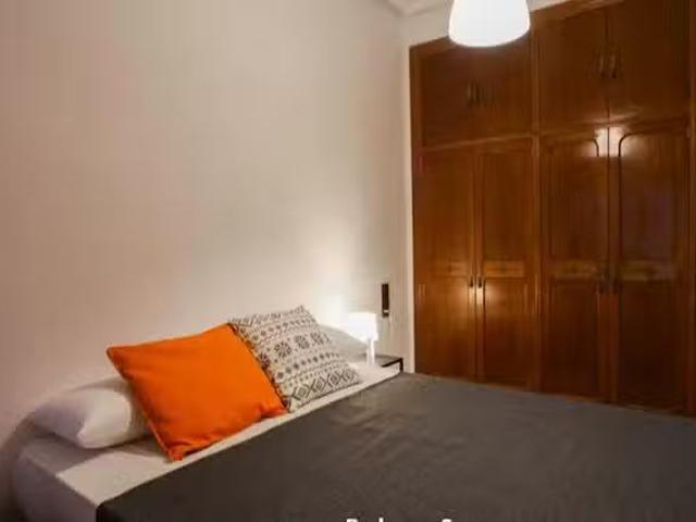 ¡Oferta! Habitación en Carrer de Xàtiva