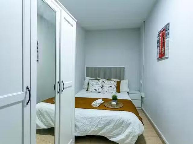 Encantador Habitación en Carrer de Xàtiva