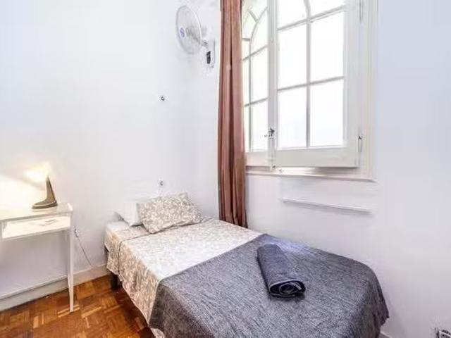 Bonito Habitación en Carrer de Balmes