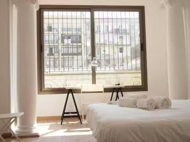 ¡Recién llegado! Habitación en Carrer de Balmes, l'Antiga Esqu.