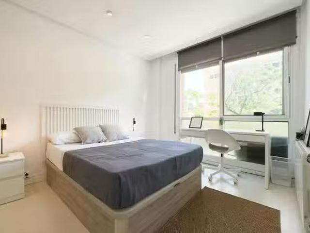 ¡Recién llegado! Habitación en Carrer de Canalejas, Sants Badal