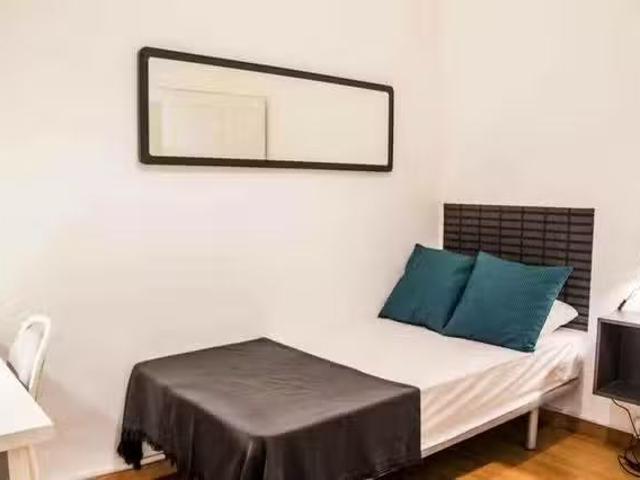 Bonito Habitación en Carrer de Castelló