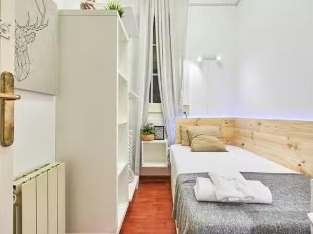 Encantador Habitación en Carrer de Casp, Fort Pienc