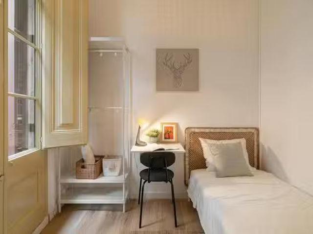Encantador Habitación en Carrer de Ferlandina, Ciutat Vella