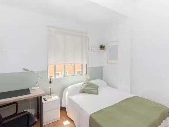 Único Habitación en Carrer de la Font Roja
