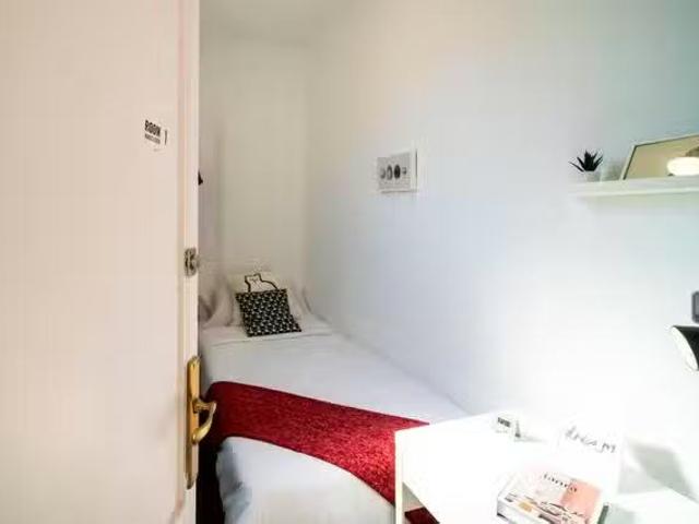 Encantador Habitación en Carrer de Pizarro