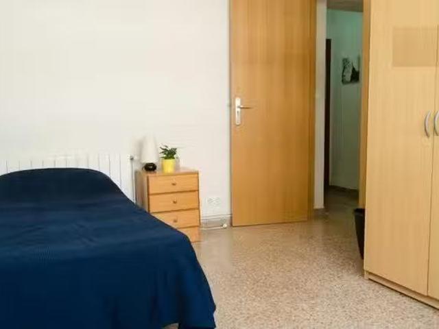 ¡Recién llegado! Habitación en Carrer de Rodríguez de Cepeda.