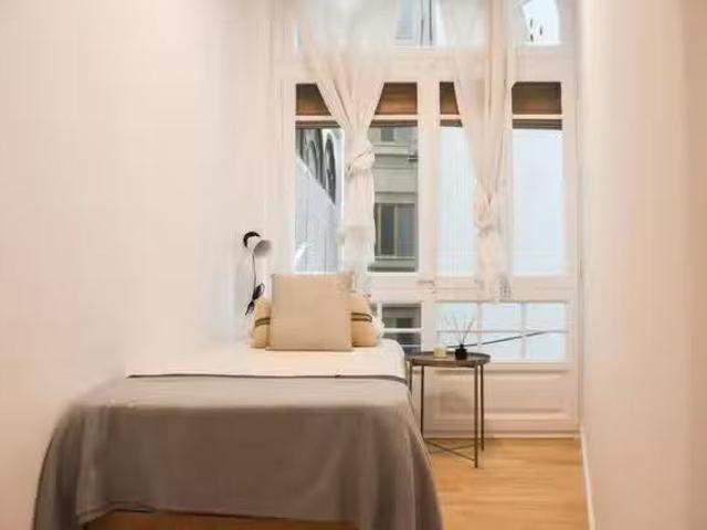 ¡En alquiler! Habitación en Carrer de Roger de Llúria, Dreta d.