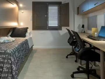 ¡En alquiler! Habitación en Carrer de Sant Donís, Ciutat Vella