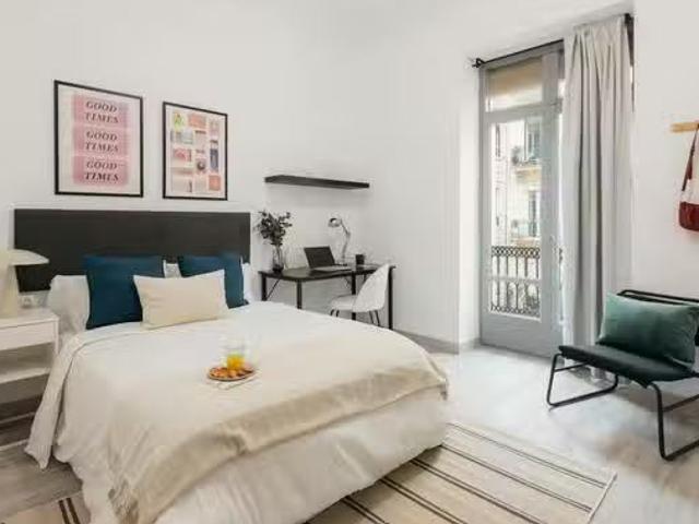 Bonito Habitación en Carrer de Salamanca, L'Eixample