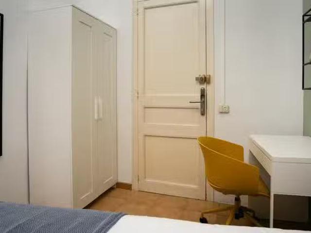Bonito Habitación en Carrer del Comte d'Urgell, 67