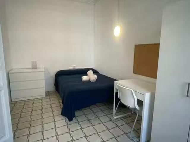 Encantador Habitación en Carrer del Bruc, L'Eixample