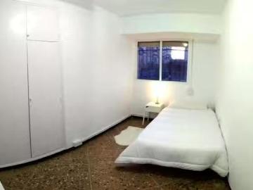 ¡Renta! Habitación en Carrer del Submarí