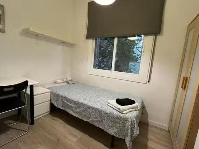 Bonito Habitación en Carrer del Robí, Vila de Gràcia