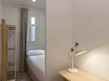 ¡Oferta! Habitación en Carrer d'Escudellers, El Gòtic