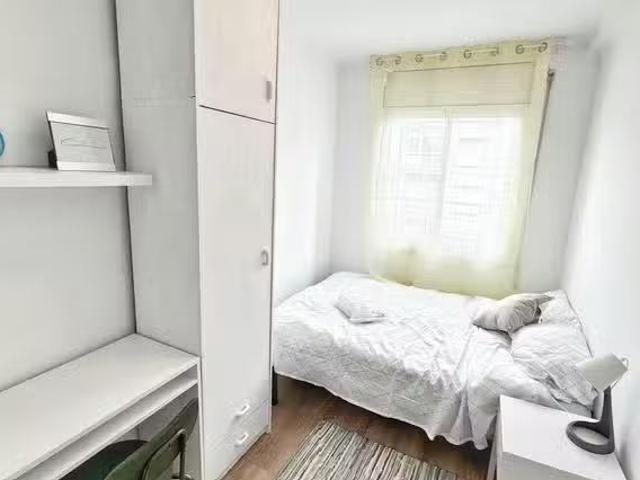 ¡Oferta! Habitación en Grup d'Habitatges Verge de la Salut