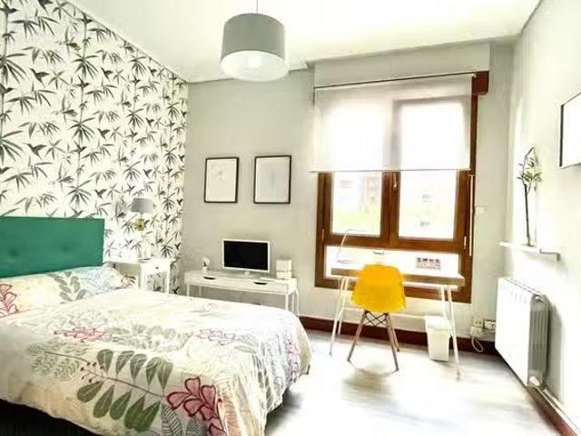 Único Habitación en Landin Felix Doctor Kalea, Basurtu