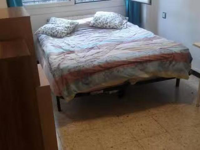 ¡Oferta! Habitación en Passeig de la Zona Franca, La Marina de.