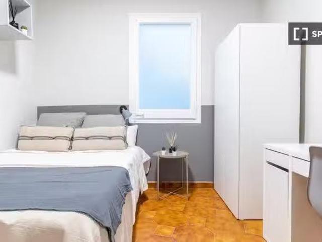 Bonito Habitación en piso compartido de 5 habitaciones en alqu.