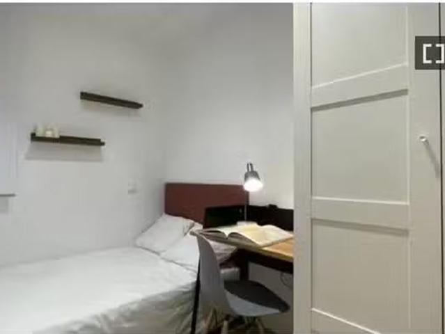 Bonito Habitación en piso compartido en alquiler en Bellas Vis.