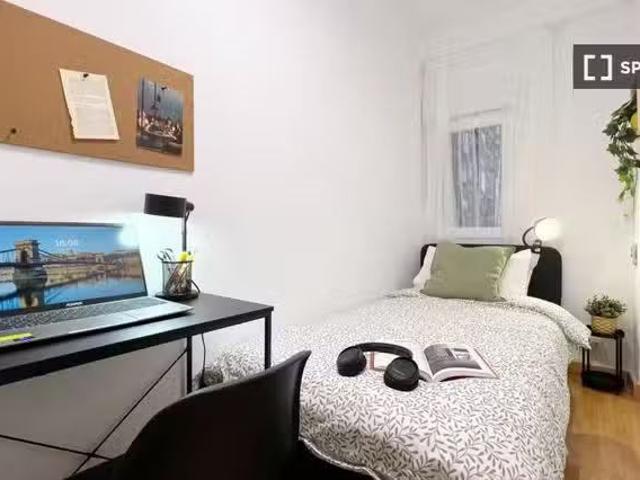 Encantador Habitación en piso compartido en Quintana, Madrid