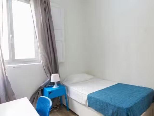 ¡Renta! Habitación en Plaza de la Marina Española, Palacio